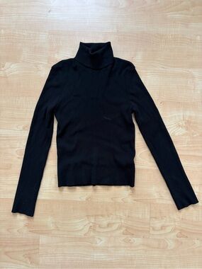 H&M Black Ribbed Turtleneck Top - Size M